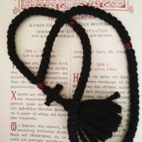 wool 100knot rosary 10298