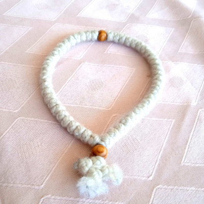 50knot wool rosary white wooden riddeb beads 10355