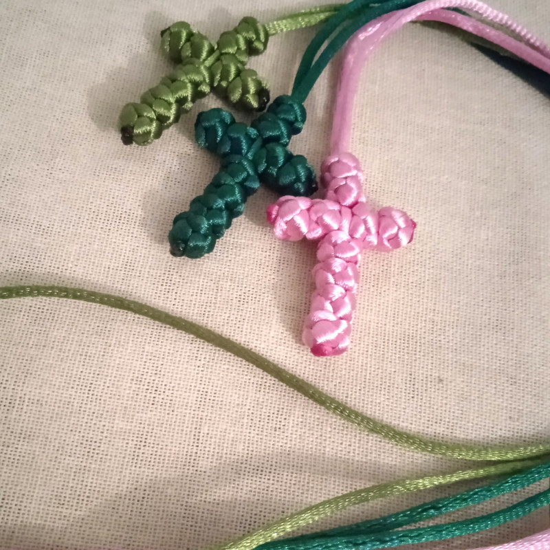 shandmade knotted cross pendant 2mm 10015